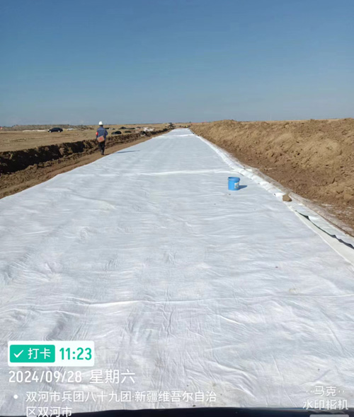 雙河市路基土工布已鋪設完工