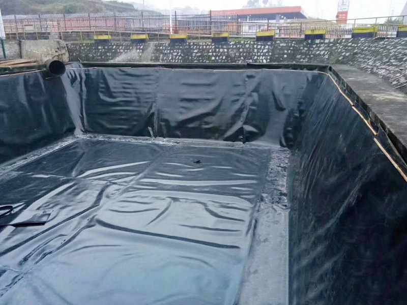 魚塘使用HDPE防滲膜后，水質有何變化？