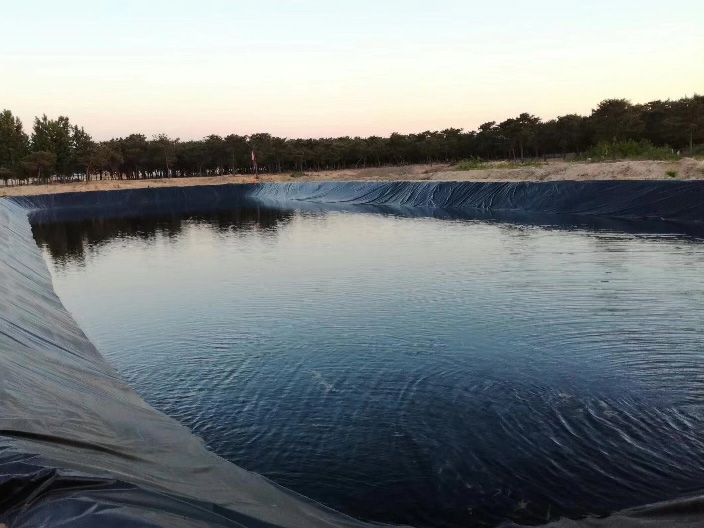 污水處理池防滲土工膜應用場景
